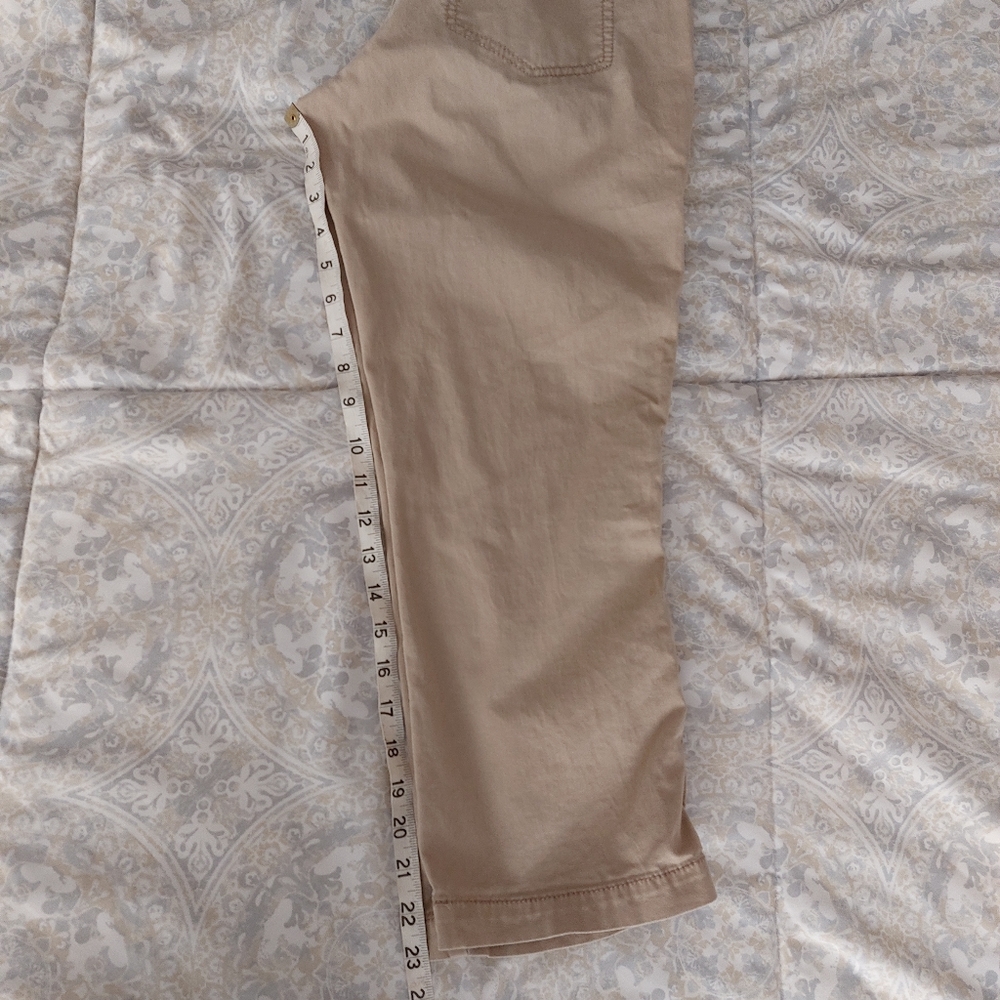 Women's Capri Pants, Khaki, Size 5/6 - Picture 7 of 12